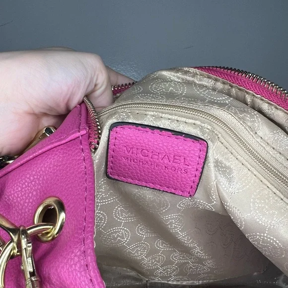 Sold Michl Kors Brooke Medium ShoulderTote - Picture 7 of 16